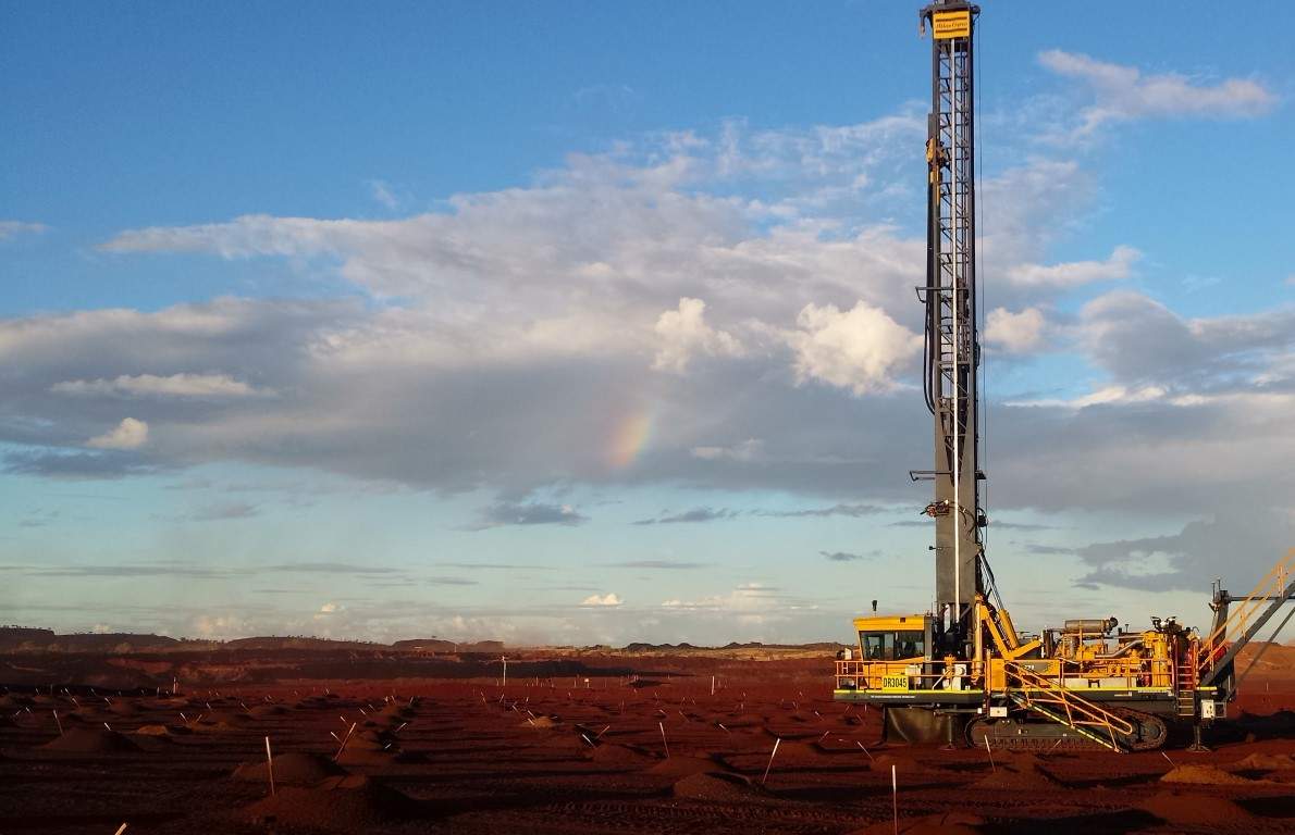 Drill Rigs & Hydraulic Hammers IQ Oil Australia